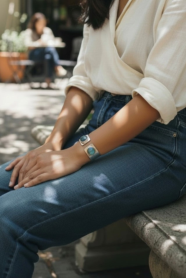 Cutstone bracelet